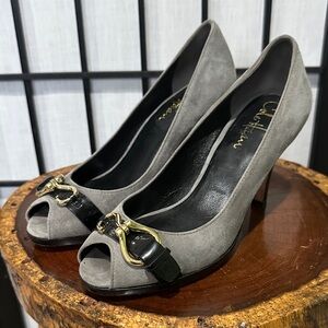Cole Haan Gray Suede Nike Air Black Patent Detail and Gold 🪝 Heels EUC